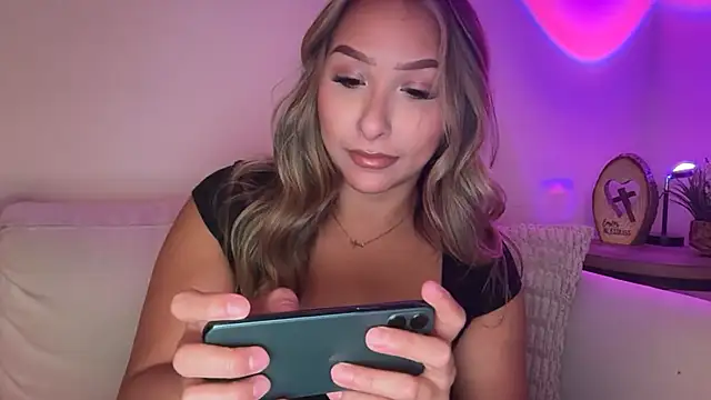 Snapshot of lustfulsmiles chatting on May 2026 12:02:01 PM lustfulsmiles online show from May 2026 12:02:01 PM