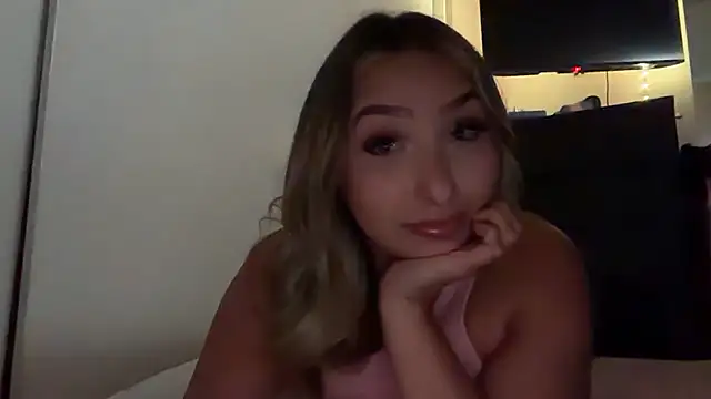 Snapshot of lustfulsmiles chatting on June 2026 04:05:01 PM lustfulsmiles online show from June 2026 04:05:01 PM