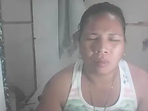 hotwet mama4uxx online show from March 2025 07:41:01 AM