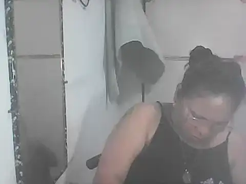 hotwet mama4uxx online show from March 2025 08:30:01 AM