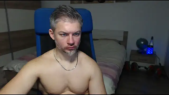 RobbyShawz online show from February 2025 10:59:01 AM