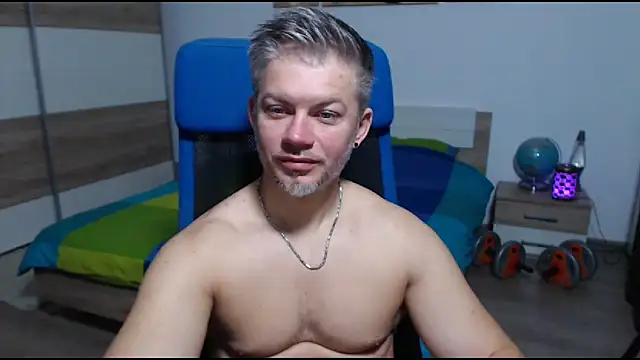 RobbyShawz online show from October 2025 04:01:02 AM