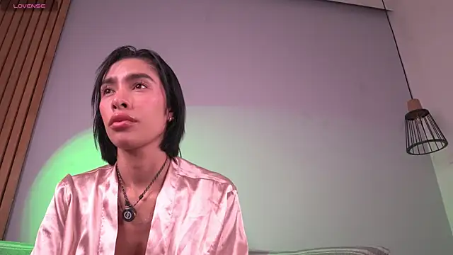 Snapshot of mia-reeves chatting on May 2026 06:46:01 PM mia-reeves online show from May 2026 06:46:01 PM