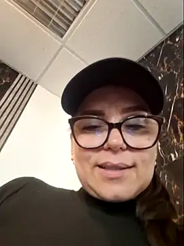 Snapshot of MariaPau_83 chatting on June 2026 08:48:02 PM MariaPau 83 online show from June 2026 08:48:02 PM