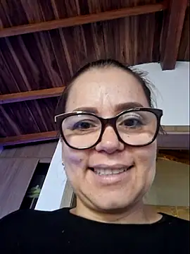 Snapshot of MariaPau_83 chatting on June 2026 01:24:02 PM MariaPau 83 online show from June 2026 01:24:02 PM