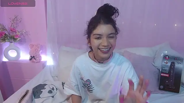 Snapshot of Sweetcristin chatting on June 2026 02:27:02 AM Sweetcristin online show from June 2026 02:27:02 AM
