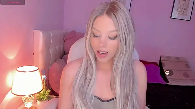 Snapshot of EvaEvangeline chatting on February 2025 04:35:02 PM EvaEvangeline online show from February 2025 04:35:02 PM