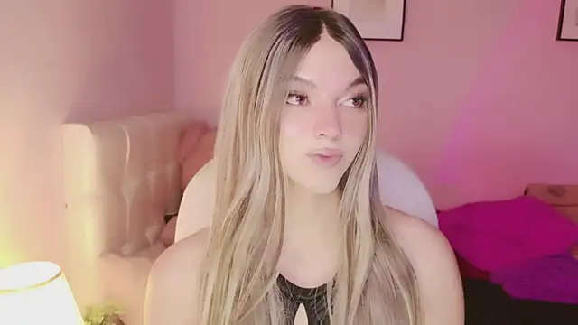 Snapshot of EvaEvangeline chatting on December 2025 03:57:01 AM EvaEvangeline online show from December 2025 03:57:01 AM