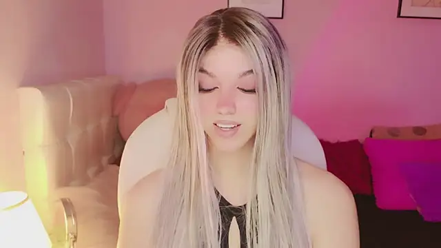 Snapshot of EvaEvangeline chatting on February 2026 02:41:01 AM EvaEvangeline online show from February 2026 02:41:01 AM