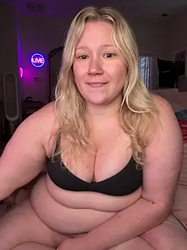 Snapshot of PiggyRose chatting on May 2026 11:54:02 PM PiggyRose online show from May 2026 11:54:02 PM