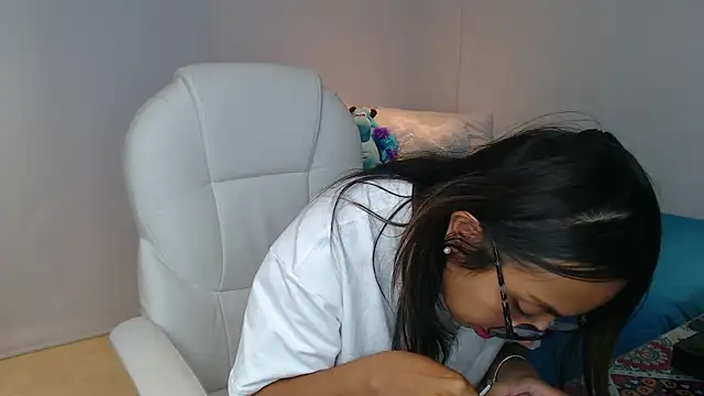 Snapshot of Gabi_morales chatting on February 2025 03:35:02 AM Gabi morales online show from February 2025 03:35:02 AM