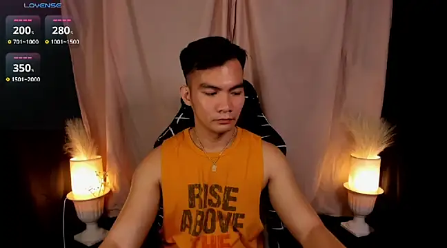 000batman000 online show from February 2025 01:33:01 PM