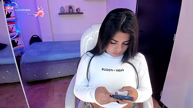 Catalinaa martinez online show from December 2024 08:26:02 PM