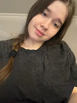 Snapshot of HornyGirlH chatting on June 2026 09:03:01 AM HornyGirlH online show from June 2026 09:03:01 AM