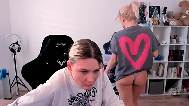 hotblonds online show from February 2026 11:46:02 AM