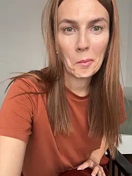 Snapshot of BritneyHall chatting on June 2026 09:33:01 AM BritneyHall online show from June 2026 09:33:01 AM