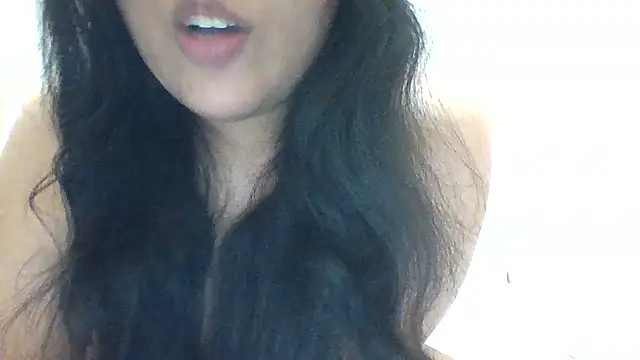 Snapshot of Annerae chatting on January 2025 03:23:01 PM Annerae online show from January 2025 03:23:01 PM