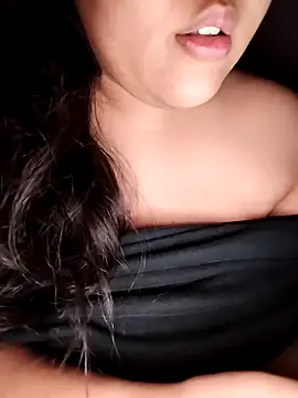 Snapshot of Annerae chatting on September 2025 05:04:01 PM Annerae online show from September 2025 05:04:01 PM