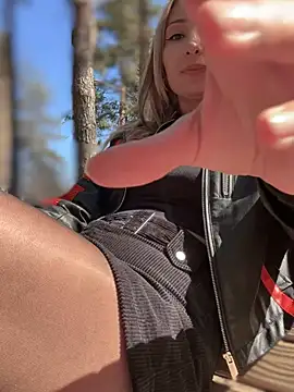 Snapshot of YOUR-KARINA chatting on March 2025 06:08:02 AM YOUR-KARINA online show from March 2025 06:08:02 AM