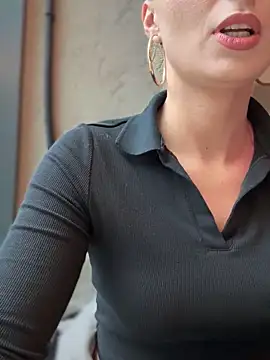 YOUR-KARINA online show from October 2025 09:55:01 AM