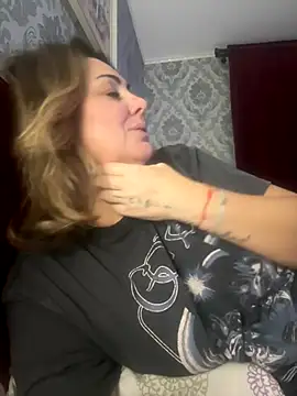 Emma roqueen online show from October 2025 01:26:01 AM