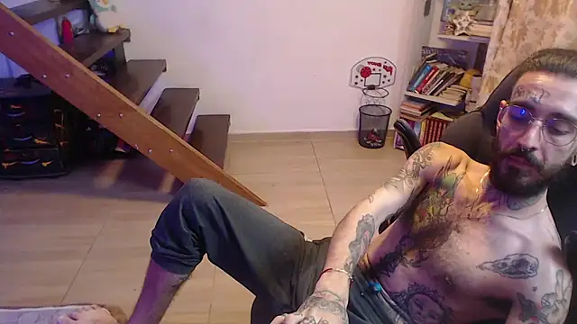 Snapshot of harry_reems1 chatting on January 2025 06:43:02 AM harry reems1 online show from January 2025 06:43:02 AM