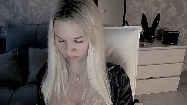 EvaRelusionJ online show from October 2025 02:25:02 AM