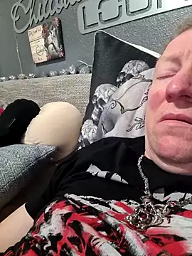 Snapshot of tomtom111111 chatting on February 2025 11:34:02 PM tomtom111111 online show from February 2025 11:34:02 PM