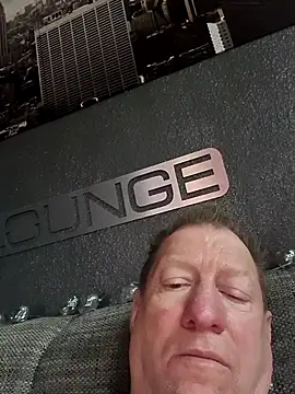 Snapshot of tomtom111111 chatting on March 2025 02:08:01 PM tomtom111111 online show from March 2025 02:08:01 PM