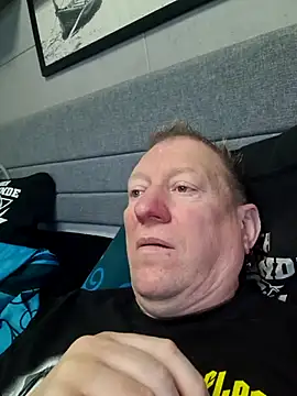 Snapshot of tomtom111111 chatting on October 2025 11:44:02 AM tomtom111111 online show from October 2025 11:44:02 AM