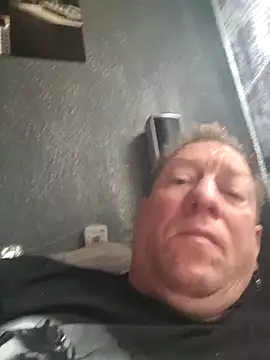 Snapshot of tomtom111111 chatting on October 2025 12:00:02 PM tomtom111111 online show from October 2025 12:00:02 PM