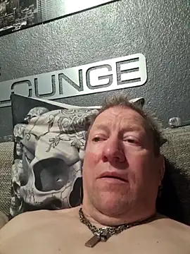 Snapshot of tomtom111111 chatting on October 2025 09:15:02 PM tomtom111111 online show from October 2025 09:15:02 PM