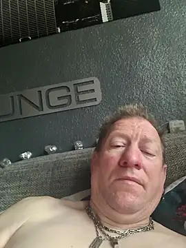 Snapshot of tomtom111111 chatting on November 2025 01:32:01 PM tomtom111111 online show from November 2025 01:32:01 PM