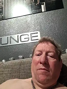 tomtom111111 online show from November 2025 03:55:01 PM