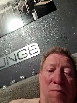 tomtom111111 online show from March 2026 07:42:02 PM