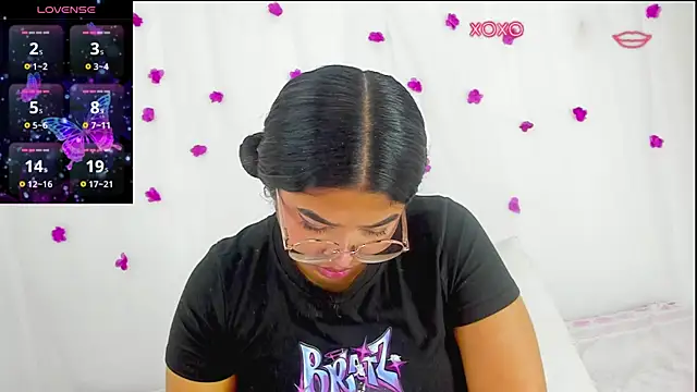 moana taylor online show from December 2025 08:39:02 PM