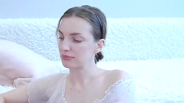 Snapshot of Beauty_Alex chatting on June 2026 03:18:01 AM Beauty Alex online show from June 2026 03:18:01 AM