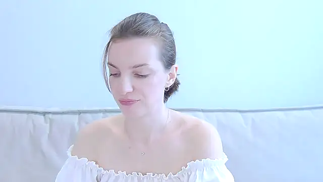 Snapshot of Beauty_Alex chatting on July 2026 02:49:02 AM Beauty Alex online show from July 2026 02:49:02 AM