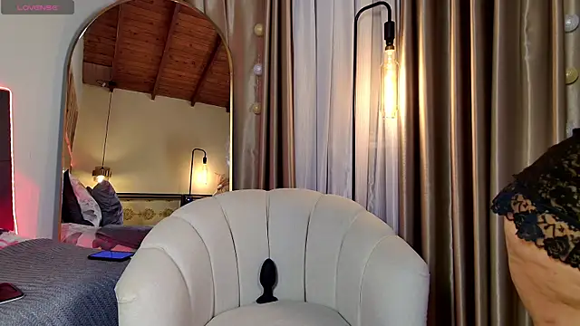 Snapshot of Madissononee chatting on July 2026 02:15:02 AM Madissononee online show from July 2026 02:15:02 AM