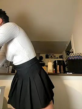 Lauyako online show from November 2025 09:13:01 PM