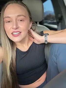 lunagirl13 online show from October 2025 05:03:02 PM