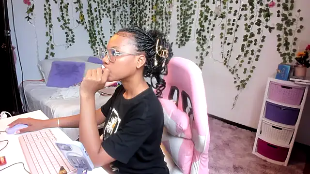 violeta milleer online show from March 2026 06:47:02 PM