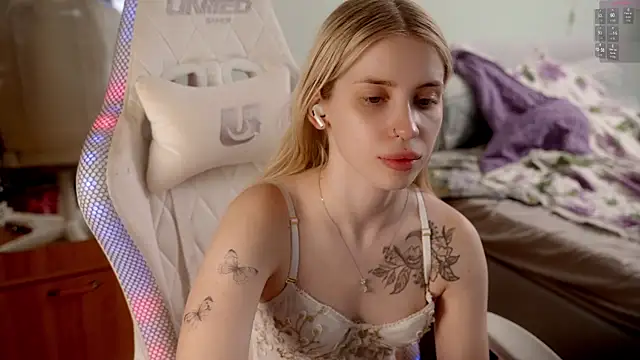 ho1yho1e online show from April 2026 07:42:01 PM