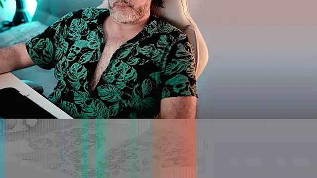 Snapshot of Sanders_White chatting on January 2025 05:02:01 AM Sanders White online show from January 2025 05:02:01 AM