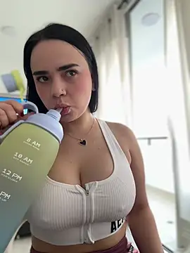 Snapshot of GeorginaJones chatting on February 2025 10:39:01 PM GeorginaJones online show from February 2025 10:39:01 PM