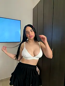 Snapshot of GeorginaJones chatting on October 2025 11:56:02 PM GeorginaJones online show from October 2025 11:56:02 PM