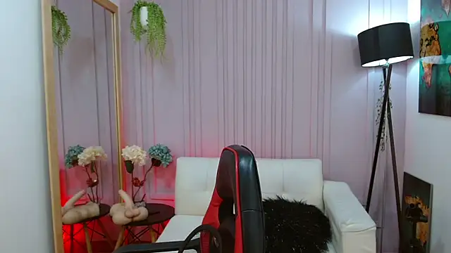 Britney taylor  online show from January 2025 06:46:01 PM