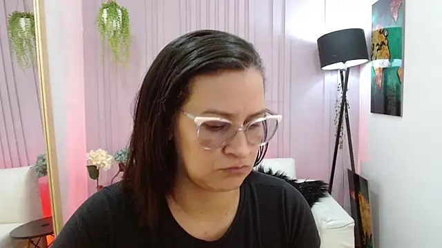 Britney taylor  online show from January 2025 06:12:02 PM