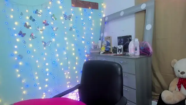 Britney taylor  online show from February 2025 08:53:02 PM