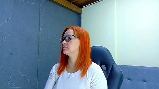 Britney taylor  online show from March 2026 08:47:01 PM